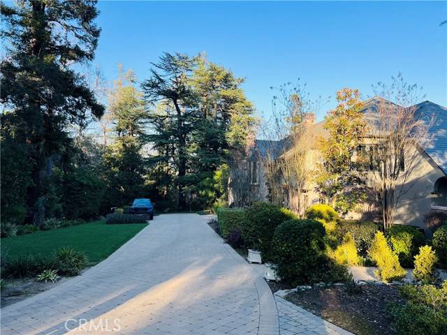 La Canada Flintridge, CA 91011,4110 Woodleigh Lane