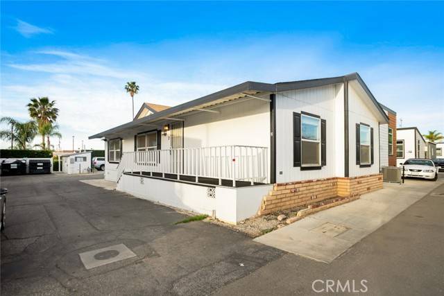 North Hollywood (los Angeles), CA 91605,8250 Lankershim BLVD #33