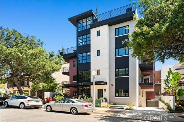 Pasadena, CA 91101,150 S Oak Knoll Avenue #104