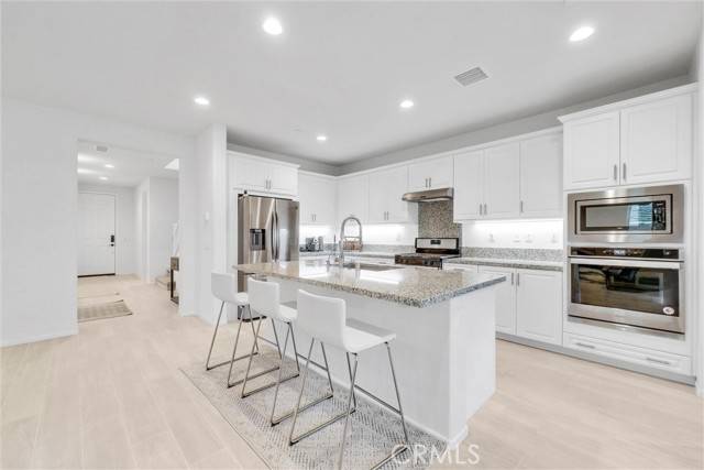 Ontario, CA 91761,3231 E La Avenida Drive