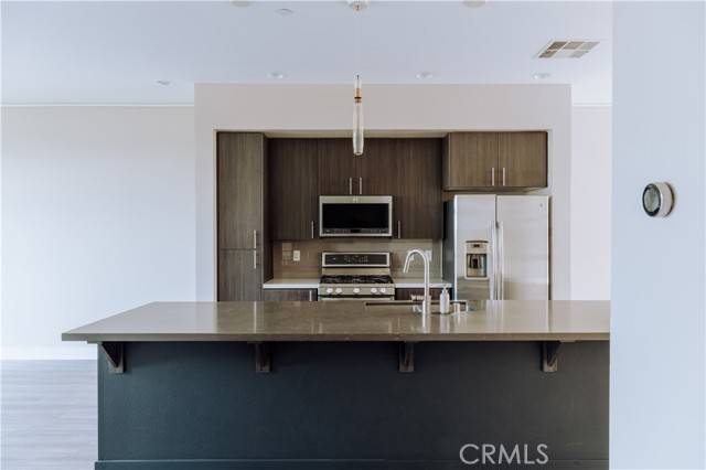 Los Angeles, CA 90039,2753 Waverly Drive #1103