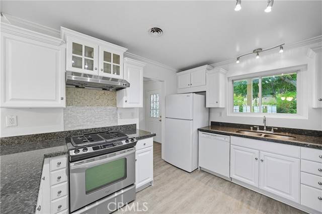 Azusa, CA 91702,644 E Lee Place