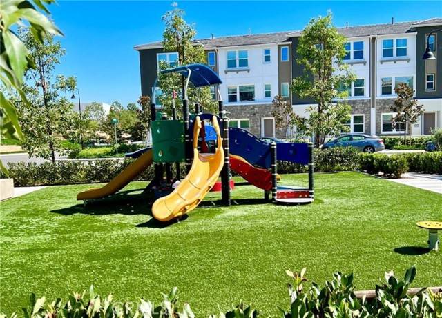 Lake Forest (el Toro), CA 92630,319 Carmona
