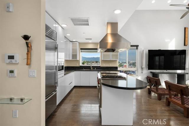 Alhambra, CA 91801,28 N 3RD Street