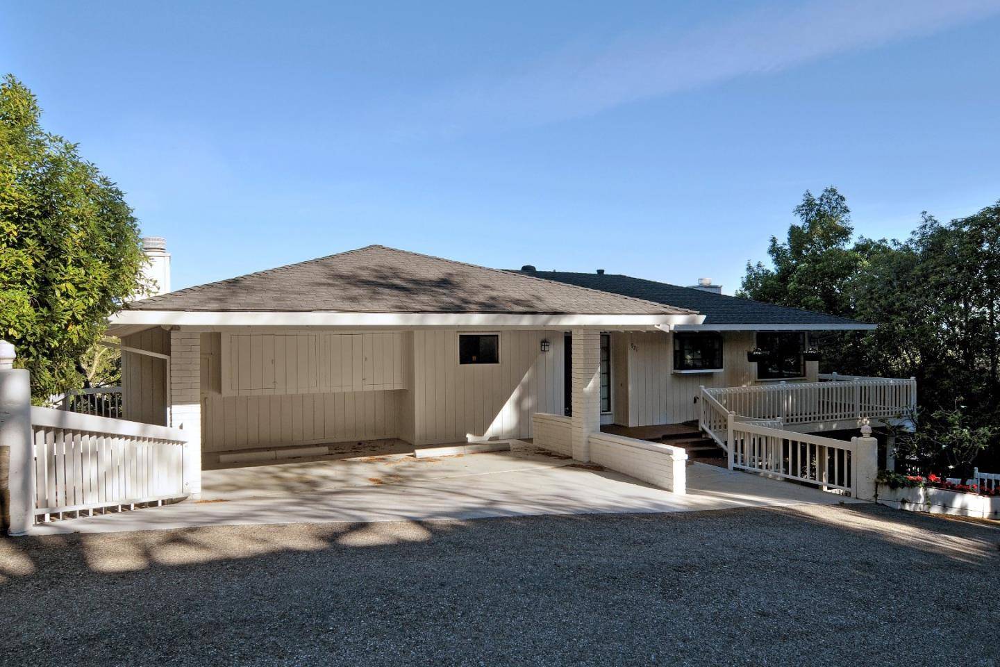 Los Altos, CA 94024,921 MATTS Court