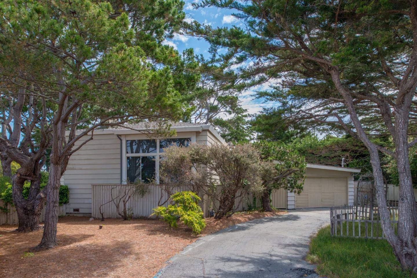 Pebble Beach, CA 93953,971 Customs Road