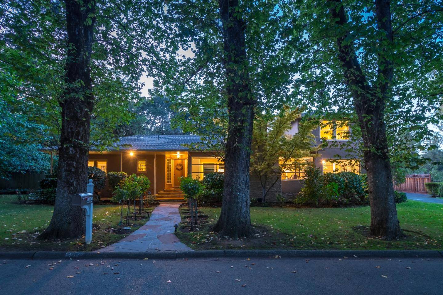 Hillsborough, CA 94010,2020 Geri Lane