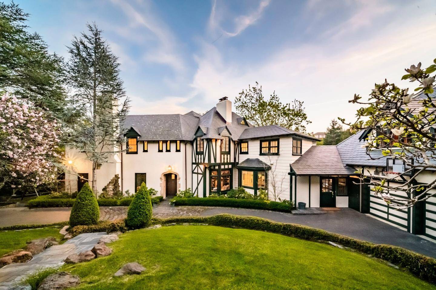 Hillsborough, CA 94010,133 Ridgeway Road