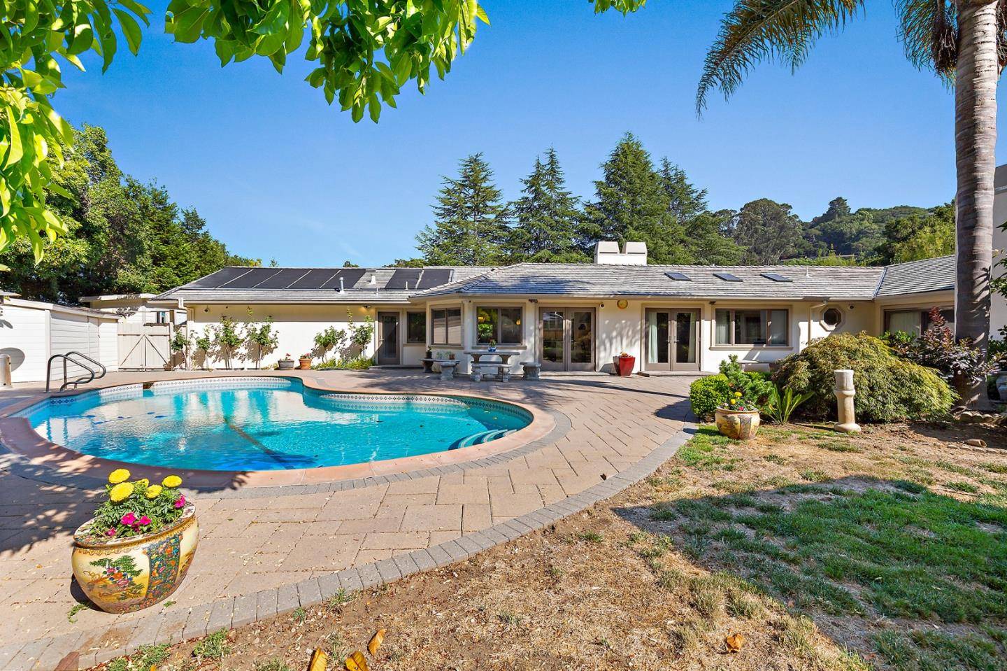 Hillsborough, CA 94010,10 Sandra Road