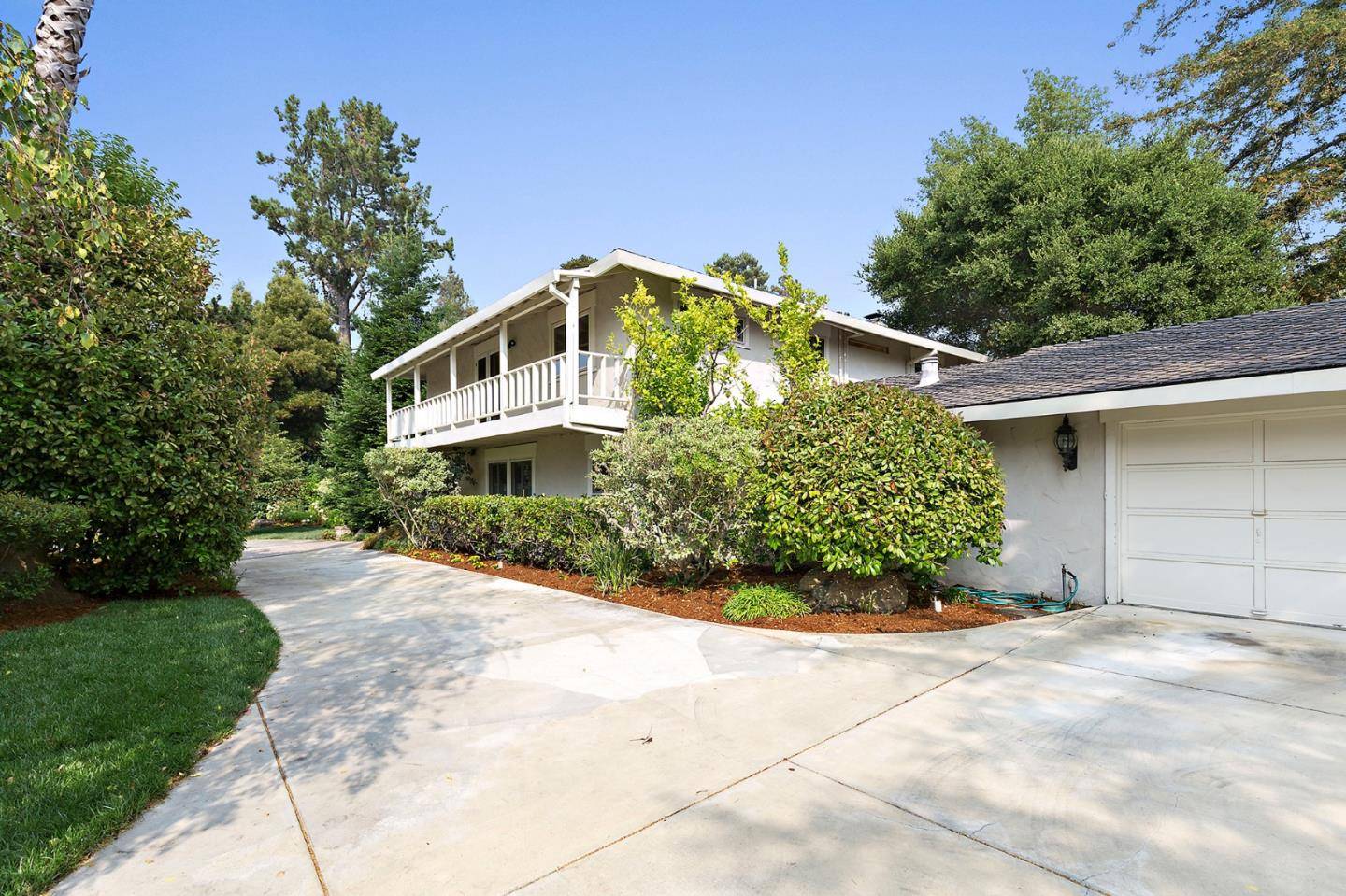 Hillsborough, CA 94010,1585 Bellevue Avenue