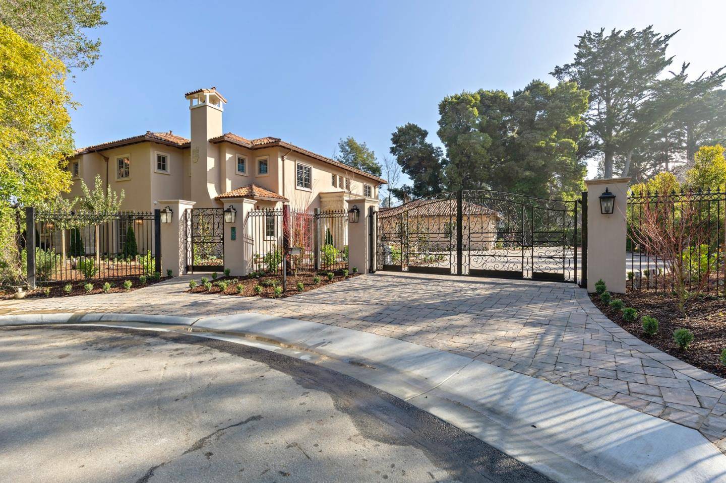 Hillsborough, CA 94010,788 Irwin Court