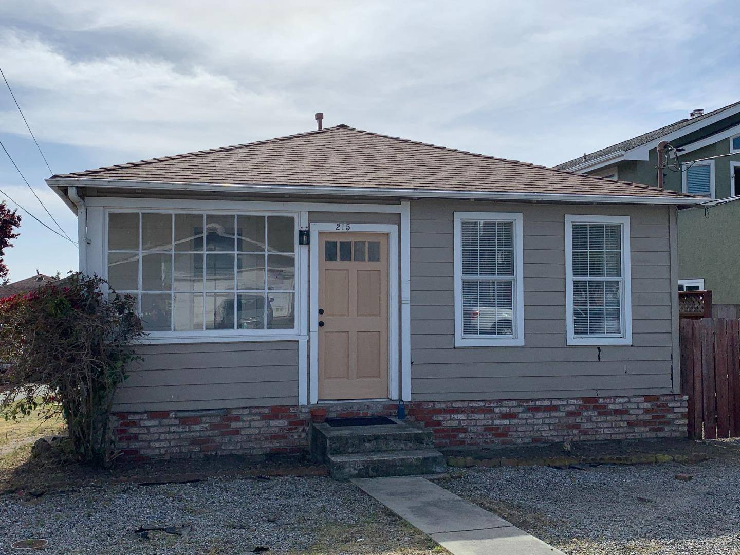 El Granada, CA 94018,215 Sonora Avenue