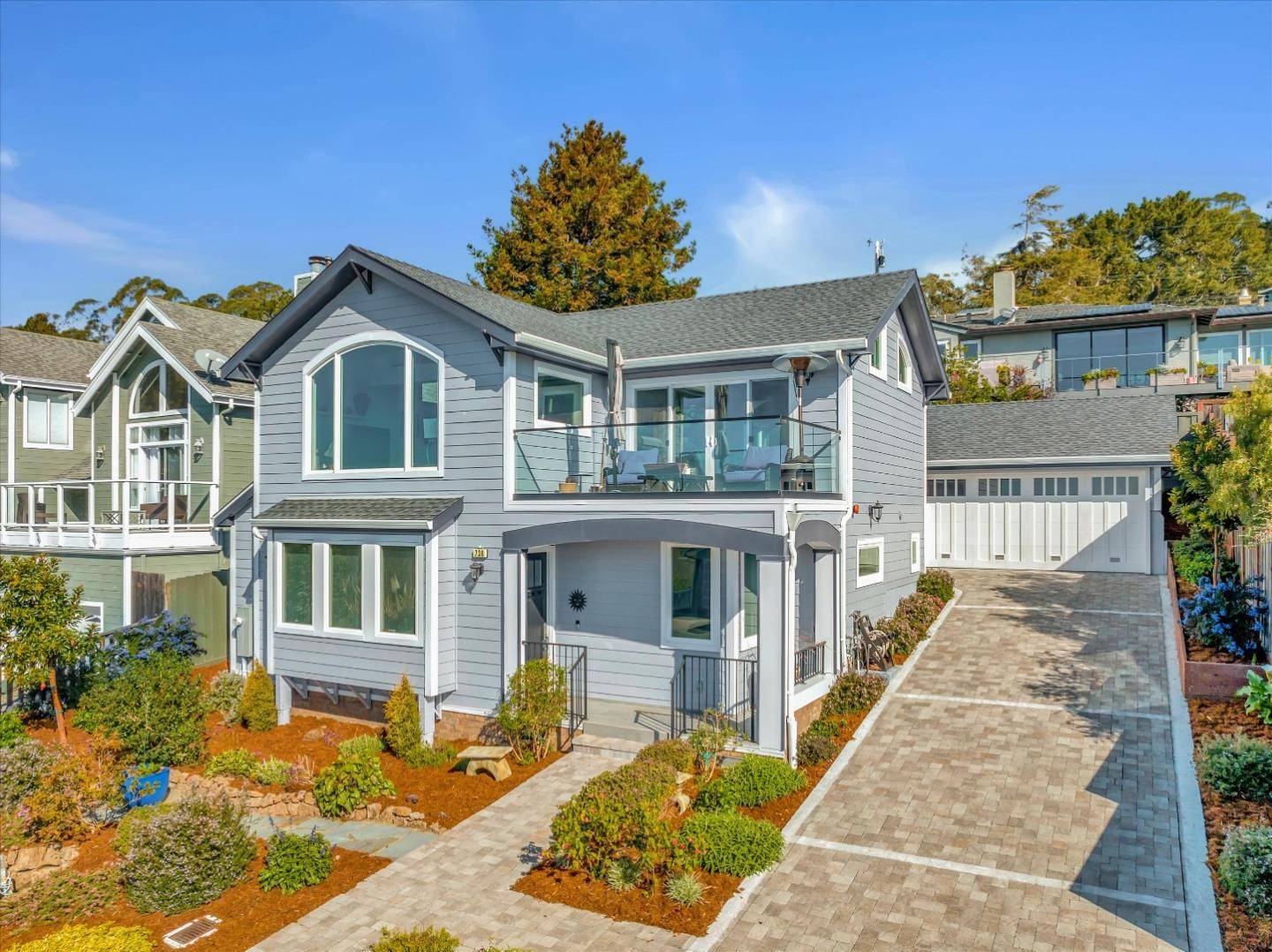 El Granada, CA 94018,736 San Carlos Avenue