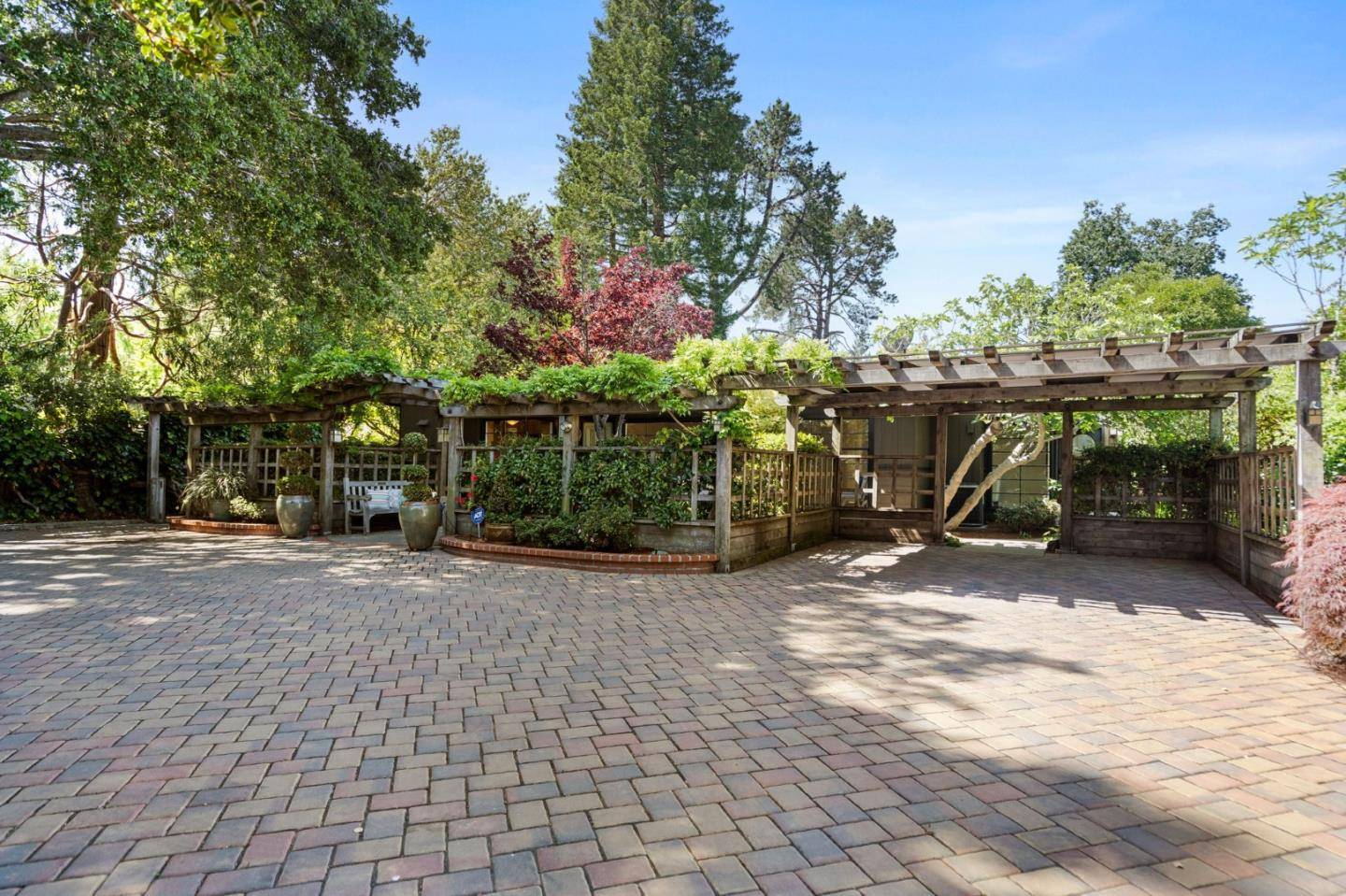 Redwood City, CA 94061,450 W Oakwood Boulevard