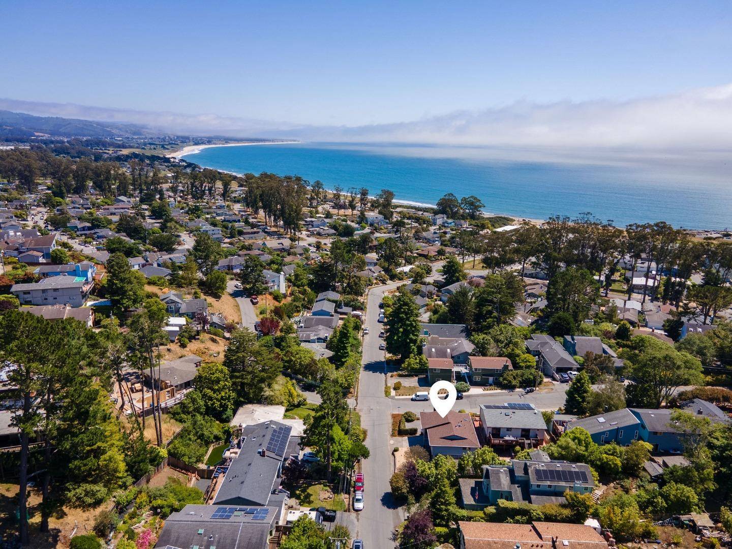 El Granada, CA 94018,407 Avenue Portola