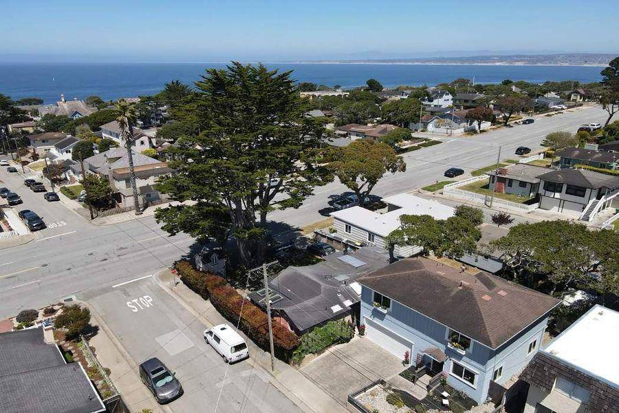 Pacific Grove, CA 93950,407 7th Street