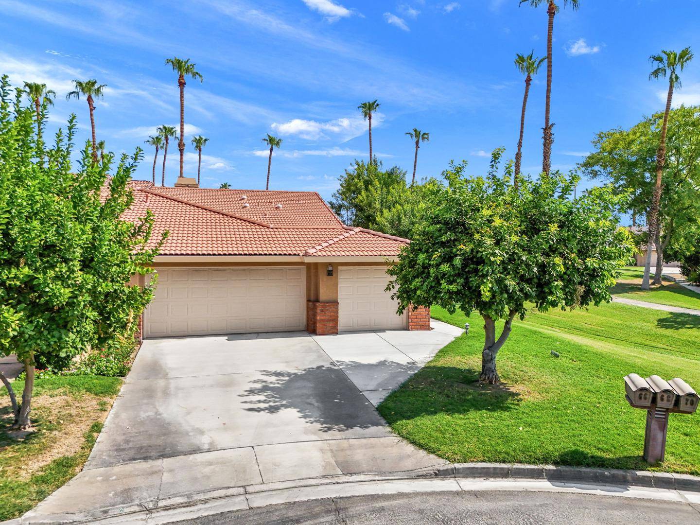 Palm Desert, CA 92260,70 Maximo Way