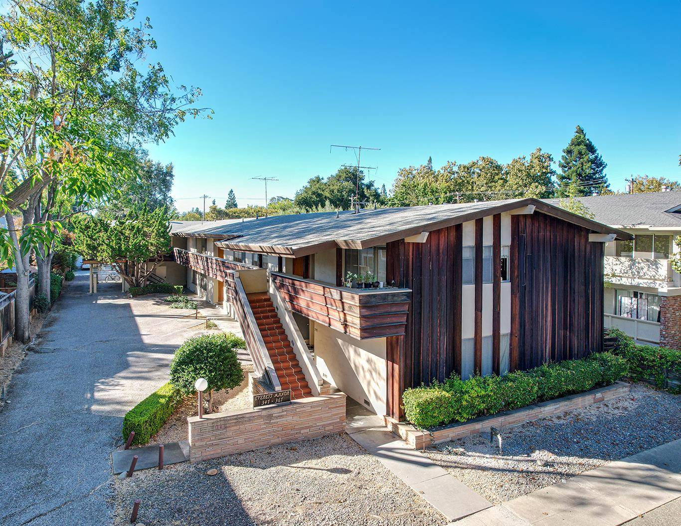 Palo Alto, CA 94301,365 Everett Avenue
