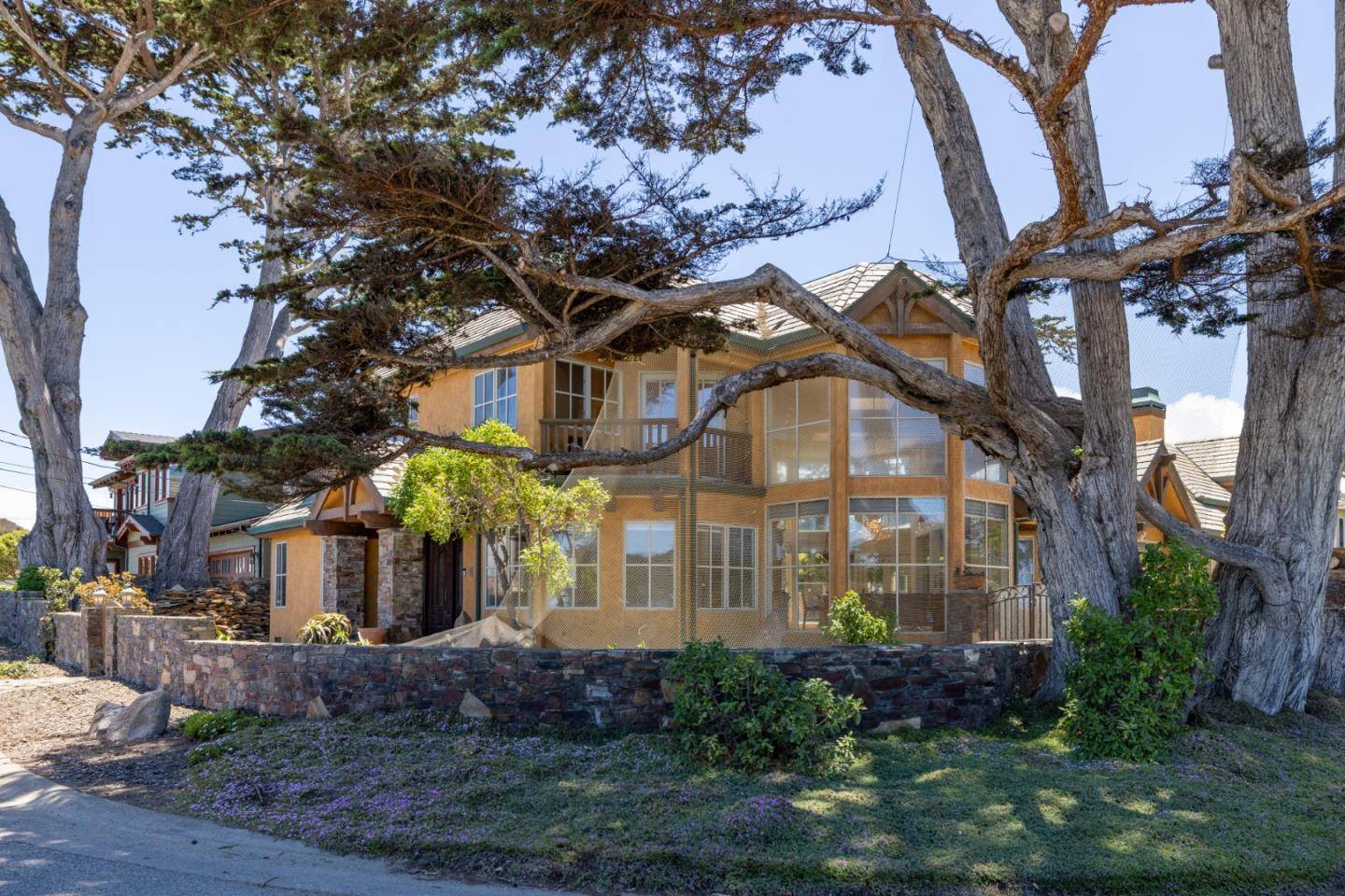 Pacific Grove, CA 93950,1273 Surf Avenue