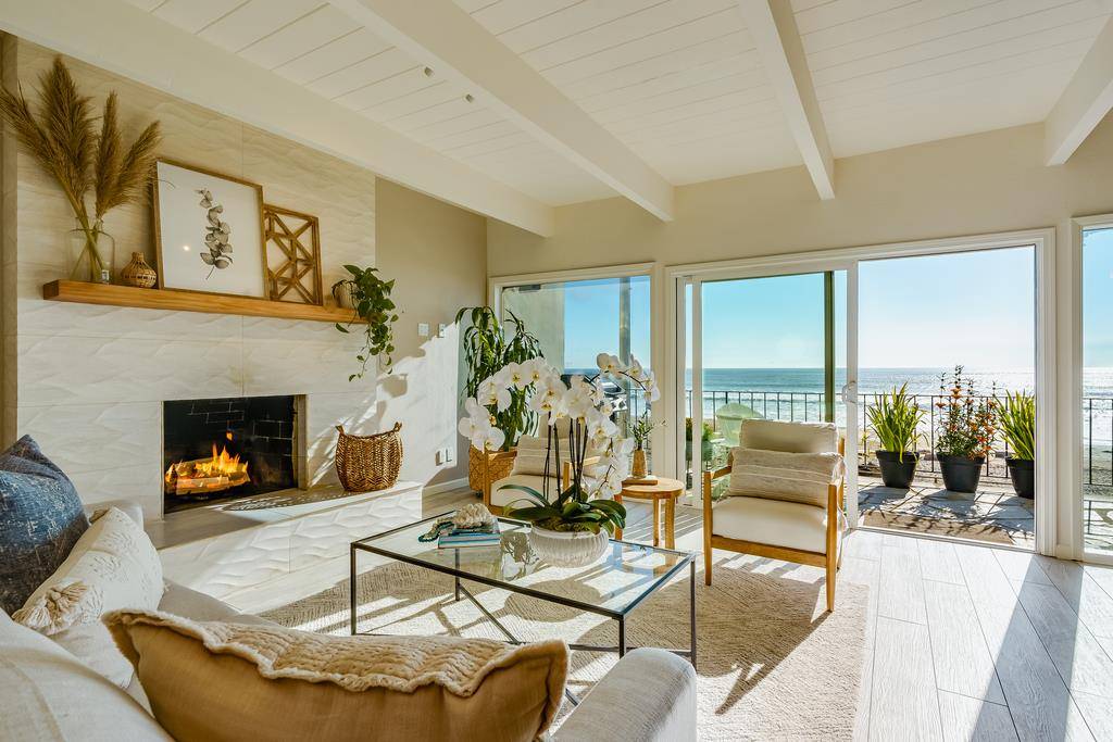 Aptos, CA 95003,367 Beach Drive