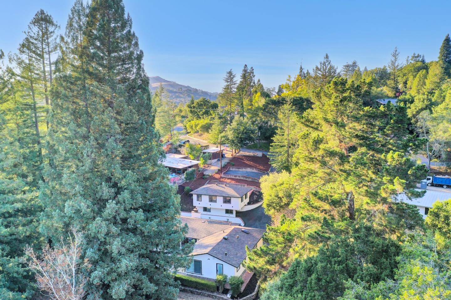 Orinda, CA 94563,20 Valley Drive