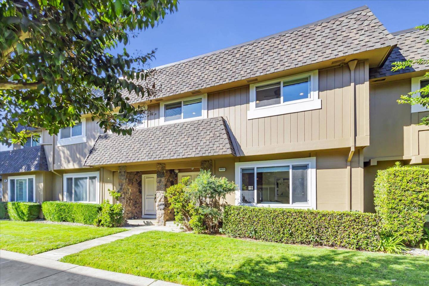 Cupertino, CA 95014,10028 Dove Oak Court