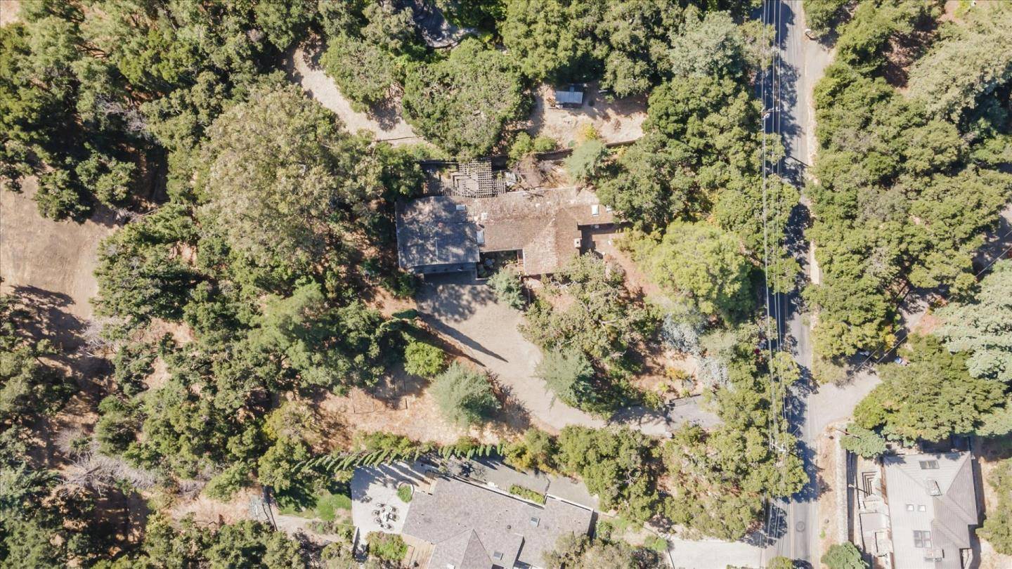 Los Altos Hills, CA 94024,11090 Mora Drive