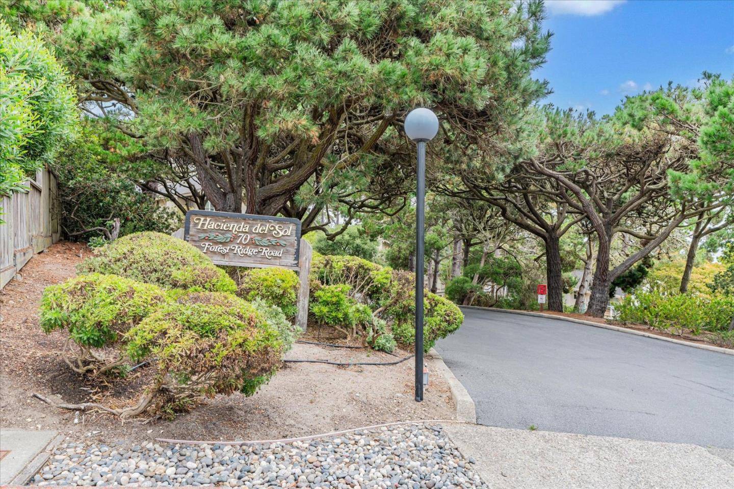 Monterey, CA 93940,70 Forest Ridge Road #15