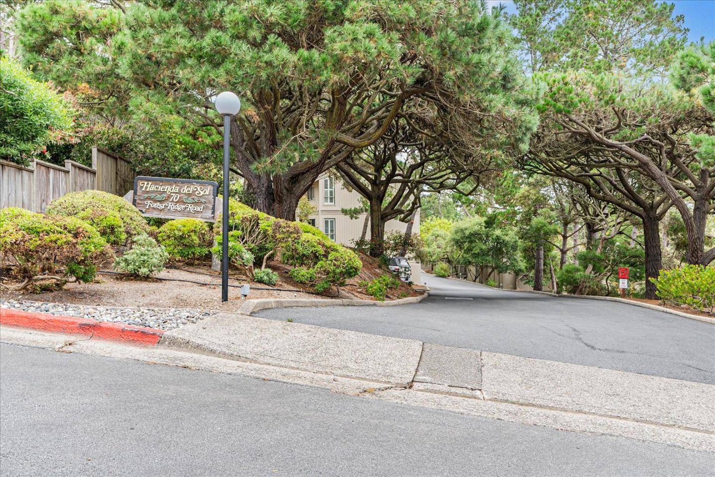 Monterey, CA 93940,70 Forest Ridge Road #15