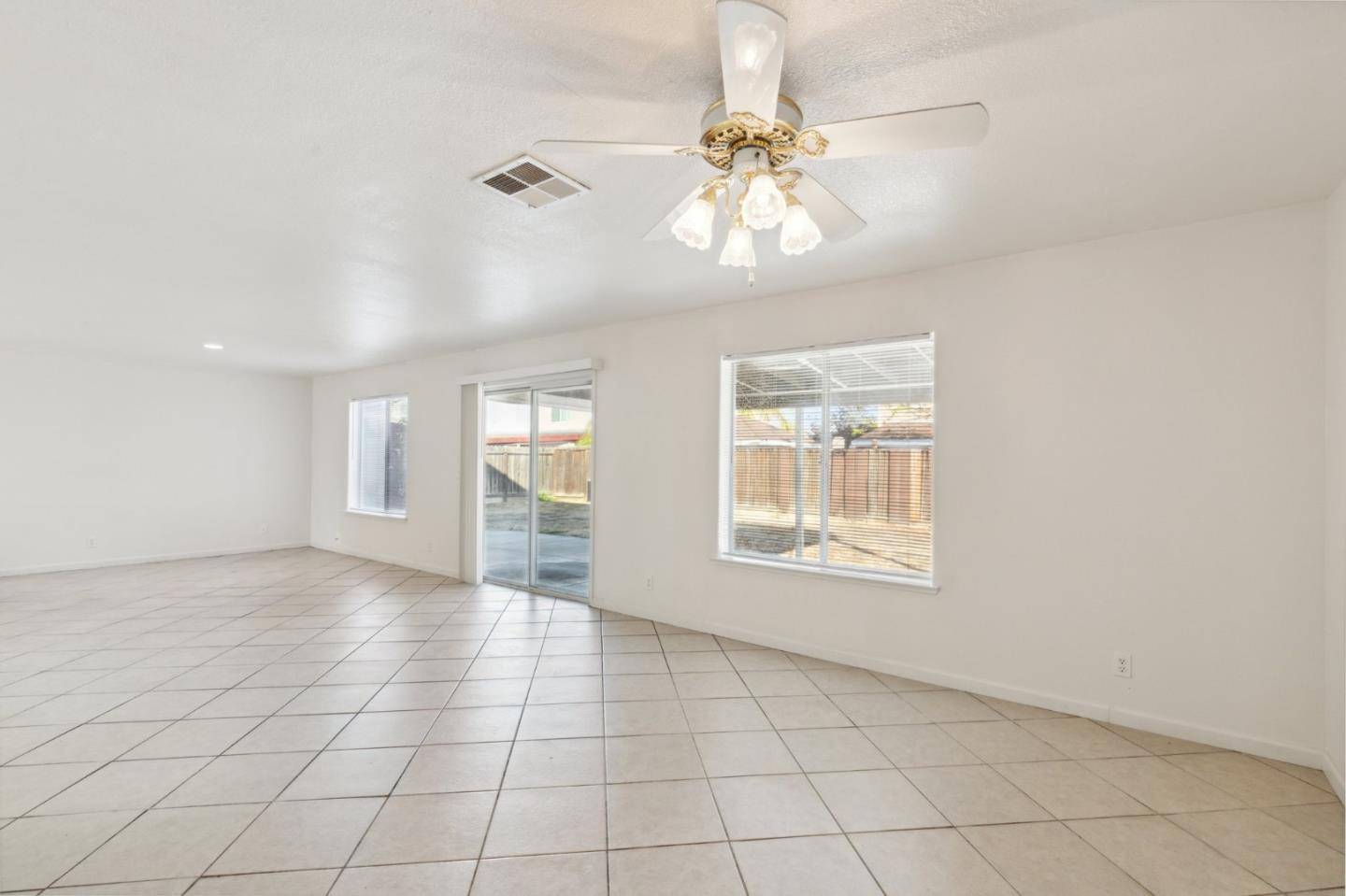 Los Banos, CA 93635,646 Harlequin Drive