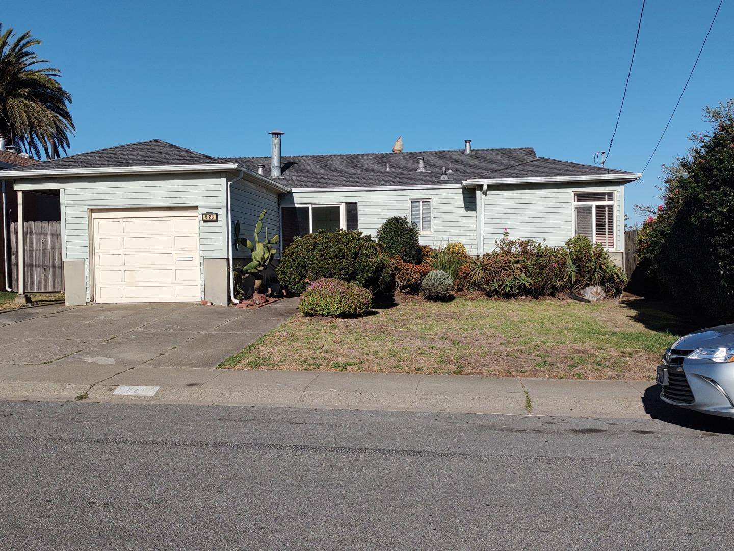 Daly City, CA 94015,828 Beechwood Drive