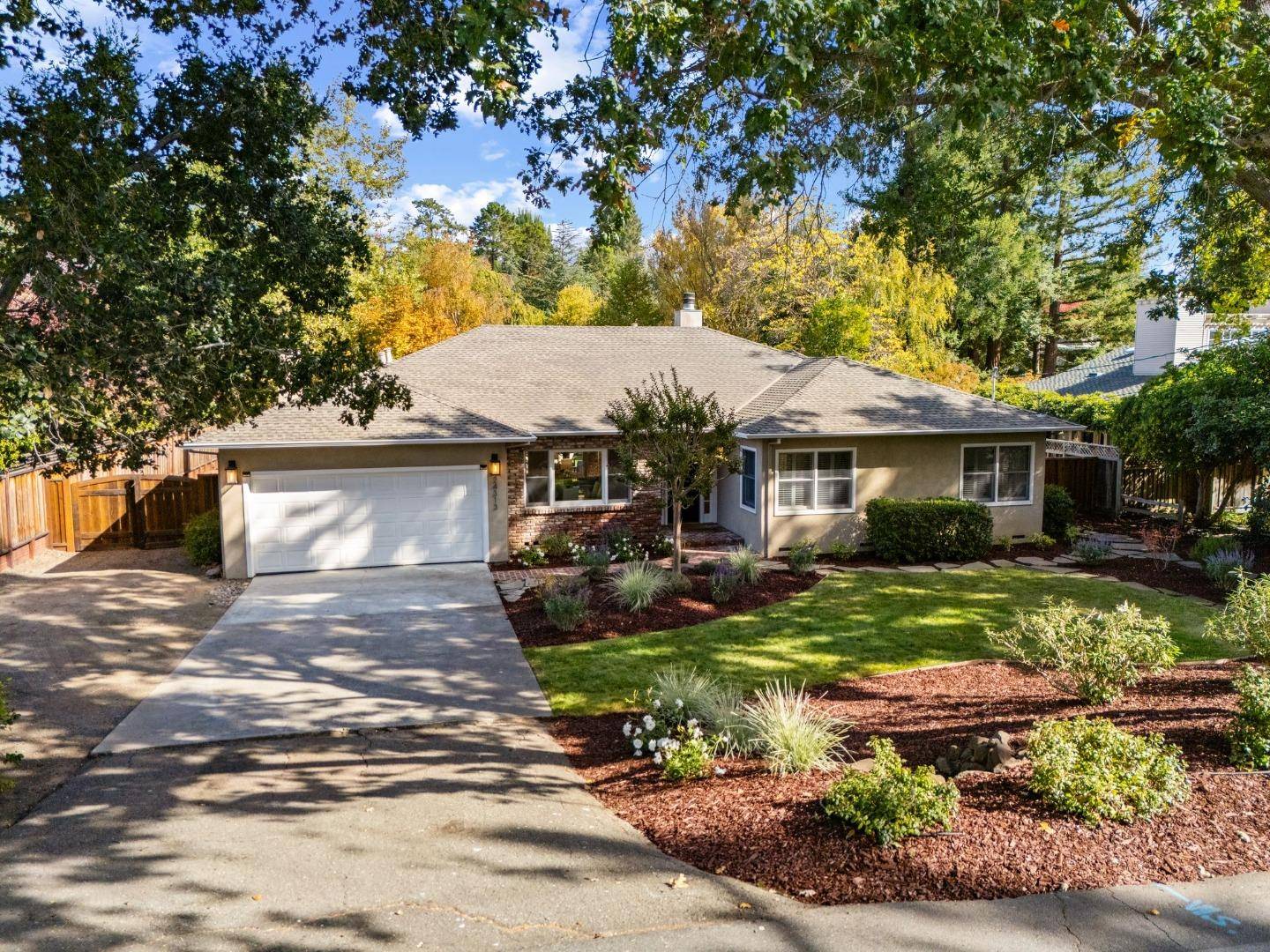 Los Altos, CA 94024,24313 Summerhill Avenue