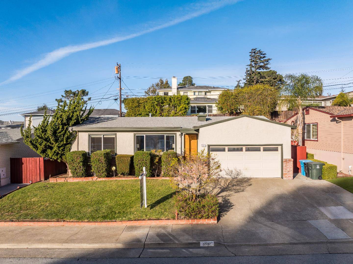 San Mateo, CA 94403,3919 Fernwood Street