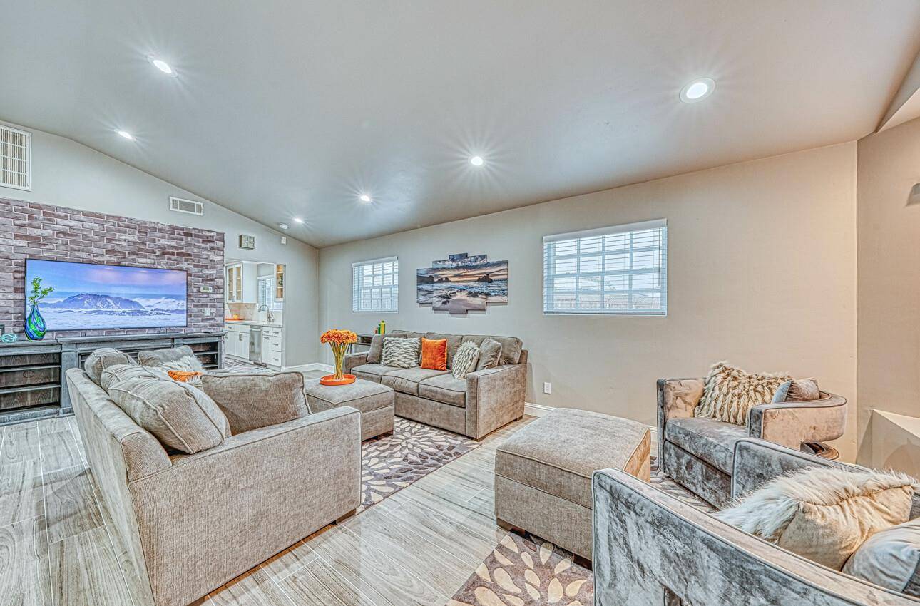 Moss Landing, CA 95039,7552 Sandholdt Road