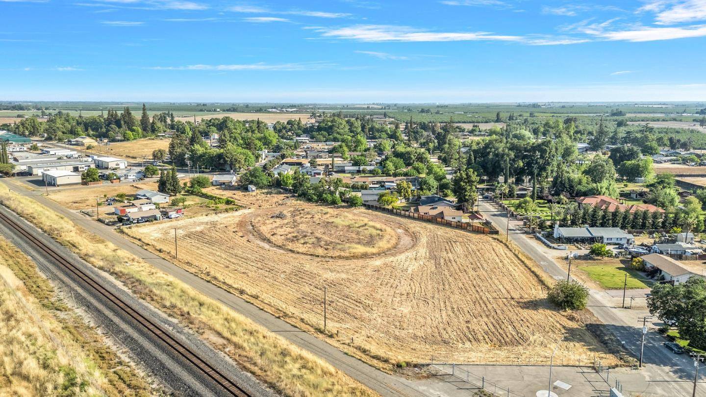 Delhi, CA 95315,15739 Gaddy Street