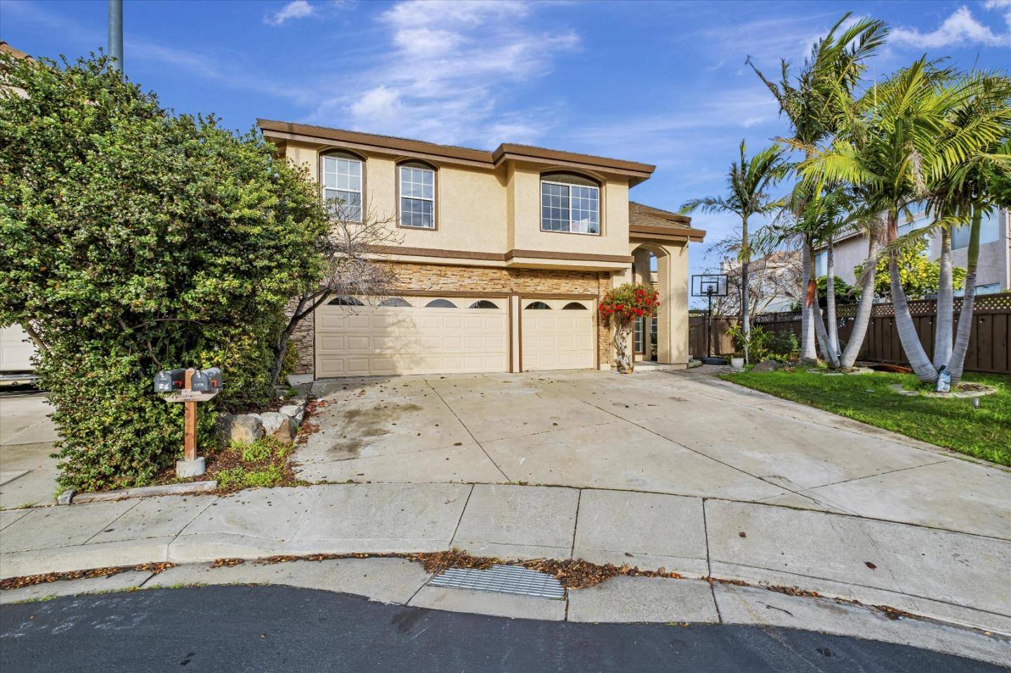 San Leandro, CA 94579,15128 Shining Star Lane