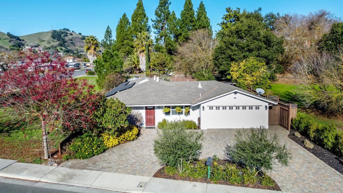 Morgan Hill, CA 95037,385 W Dunne Avenue