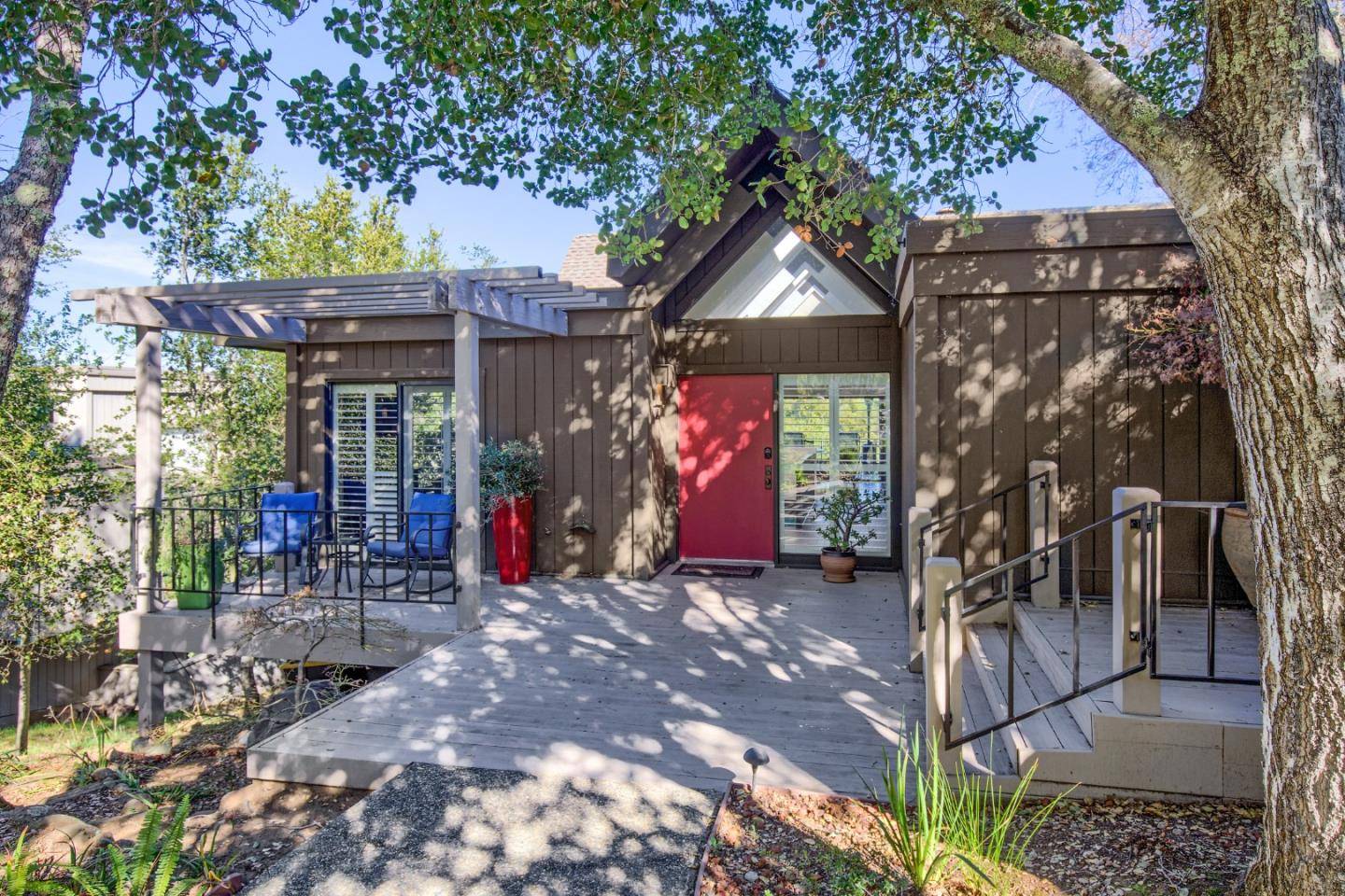 Portola Valley, CA 94028,5 Sandstone Street