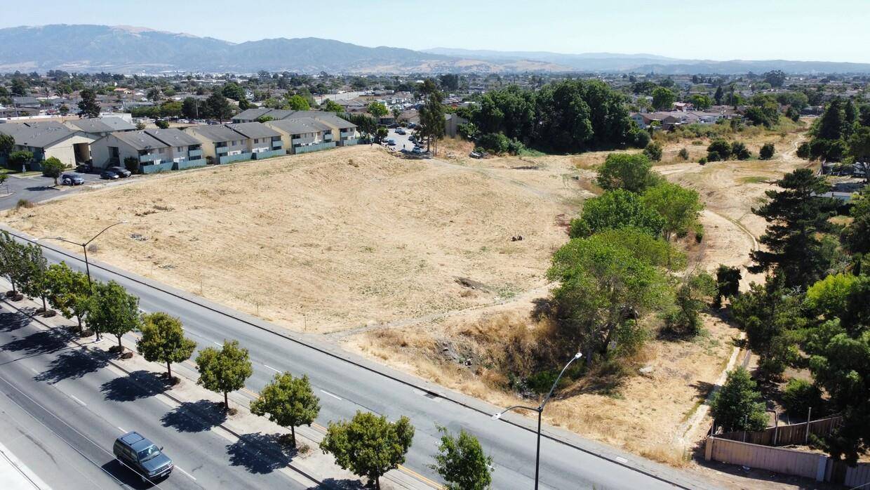 Salinas, CA 93905,11 Hill Circle