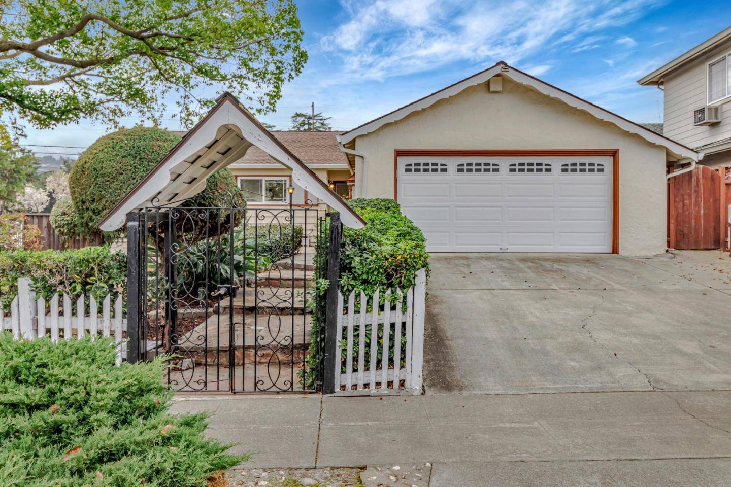 Cupertino, CA 95014,1447 Aster Lane