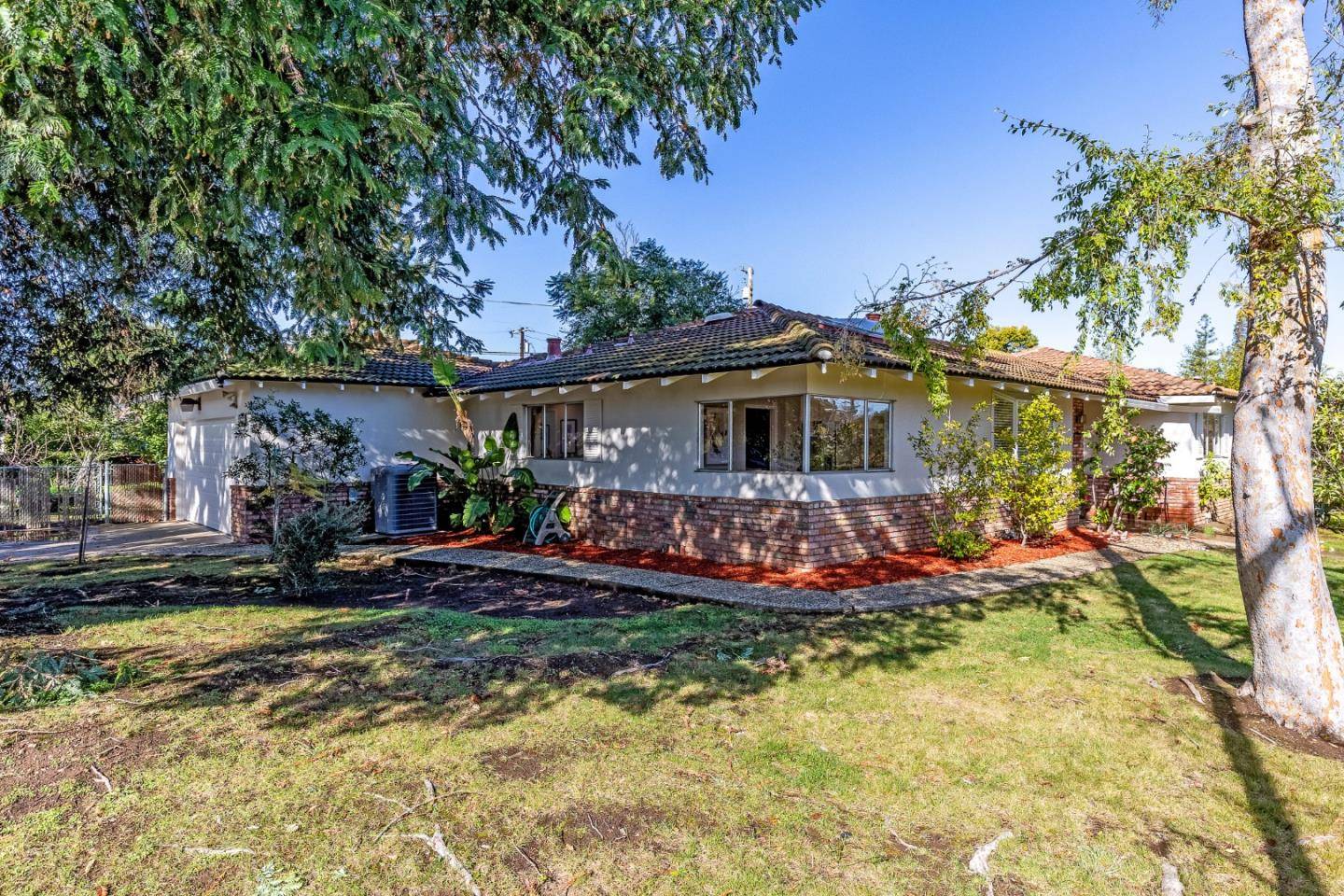 Los Altos, CA 94024,2006 Fallen Leaf Lane