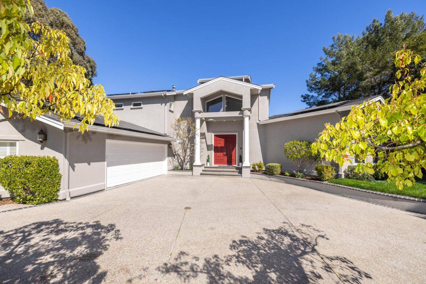 Hillsborough, CA 94010,105 Falkirk Lane
