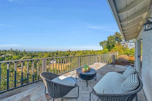 Los Altos Hills, CA 94024,22580 Ravensbury Avenue