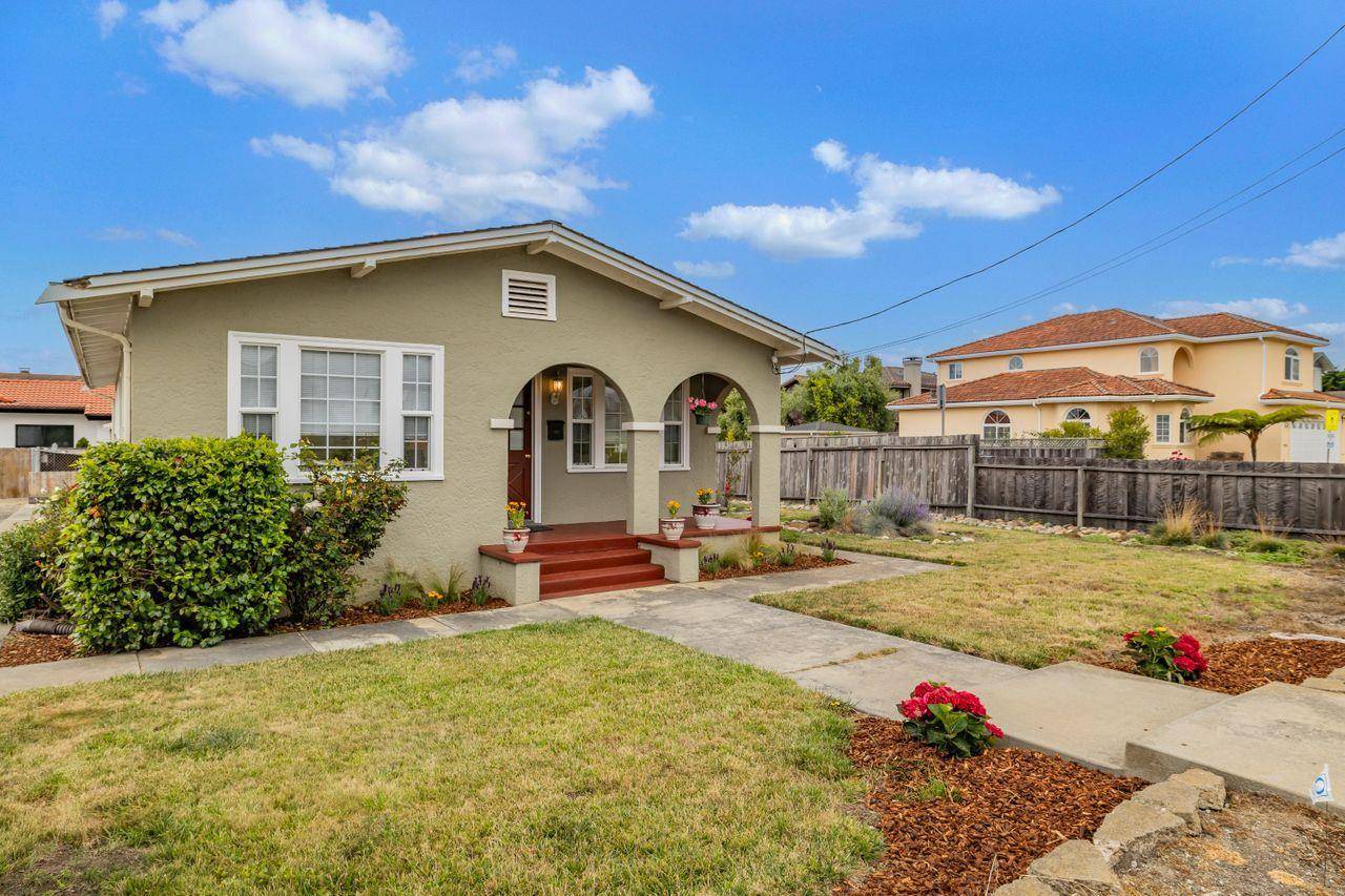 Half Moon Bay, CA 94019,1490 Cabrillo Highway