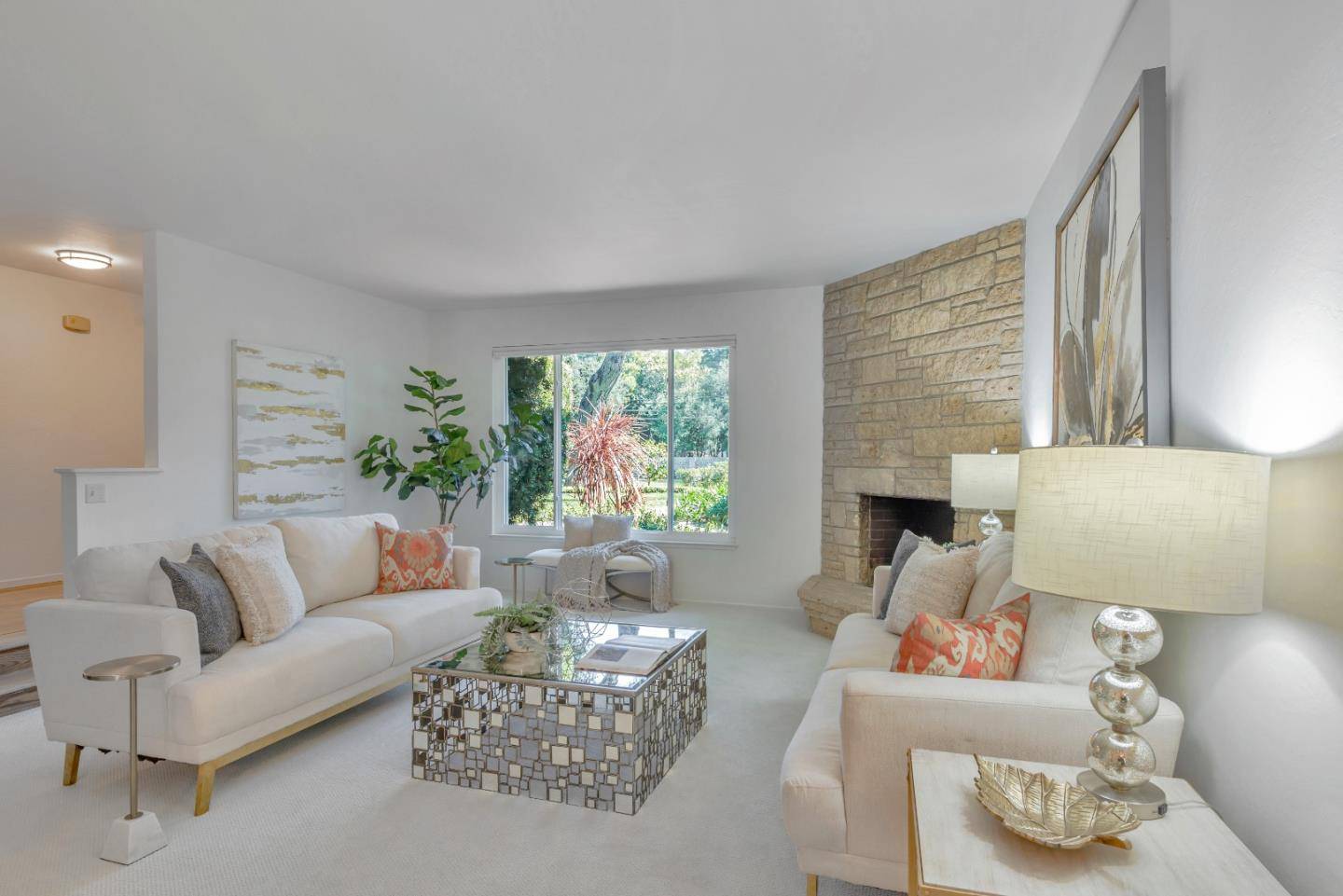 Menlo Park, CA 94025,208 Ravenswood Avenue