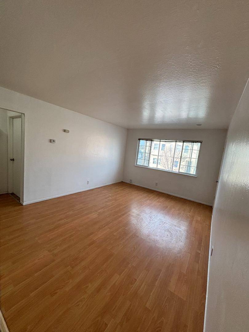 Emeryville, CA 94608,3044 Market Street #2