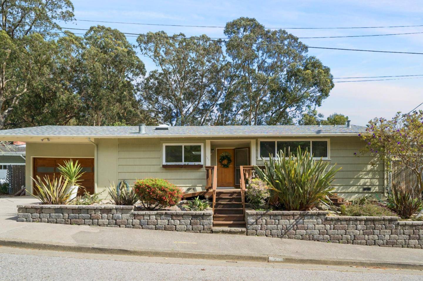 Pacifica, CA 94044,940 Corona Drive