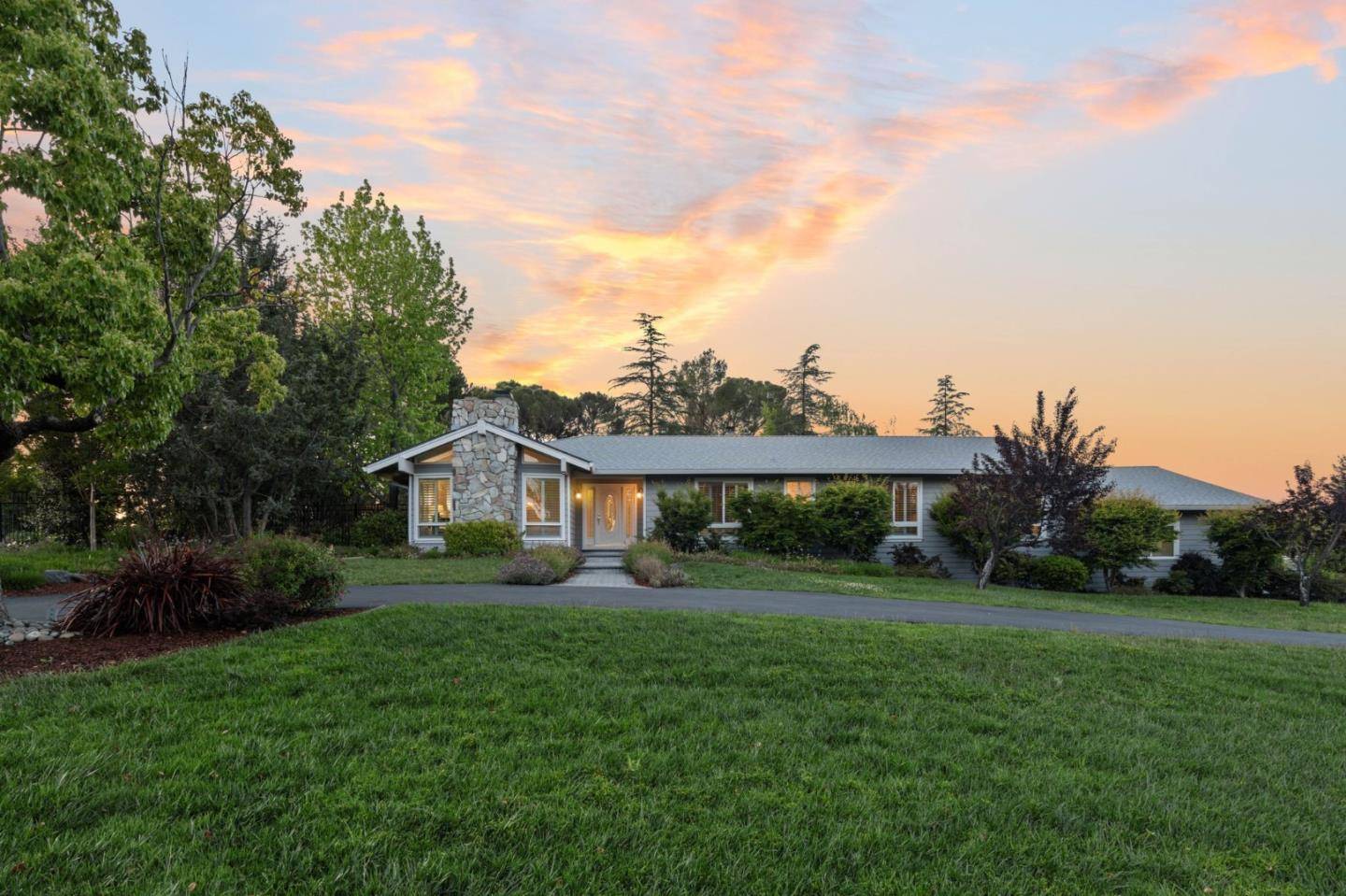 Saratoga, CA 95070,18561 Arbolado Way