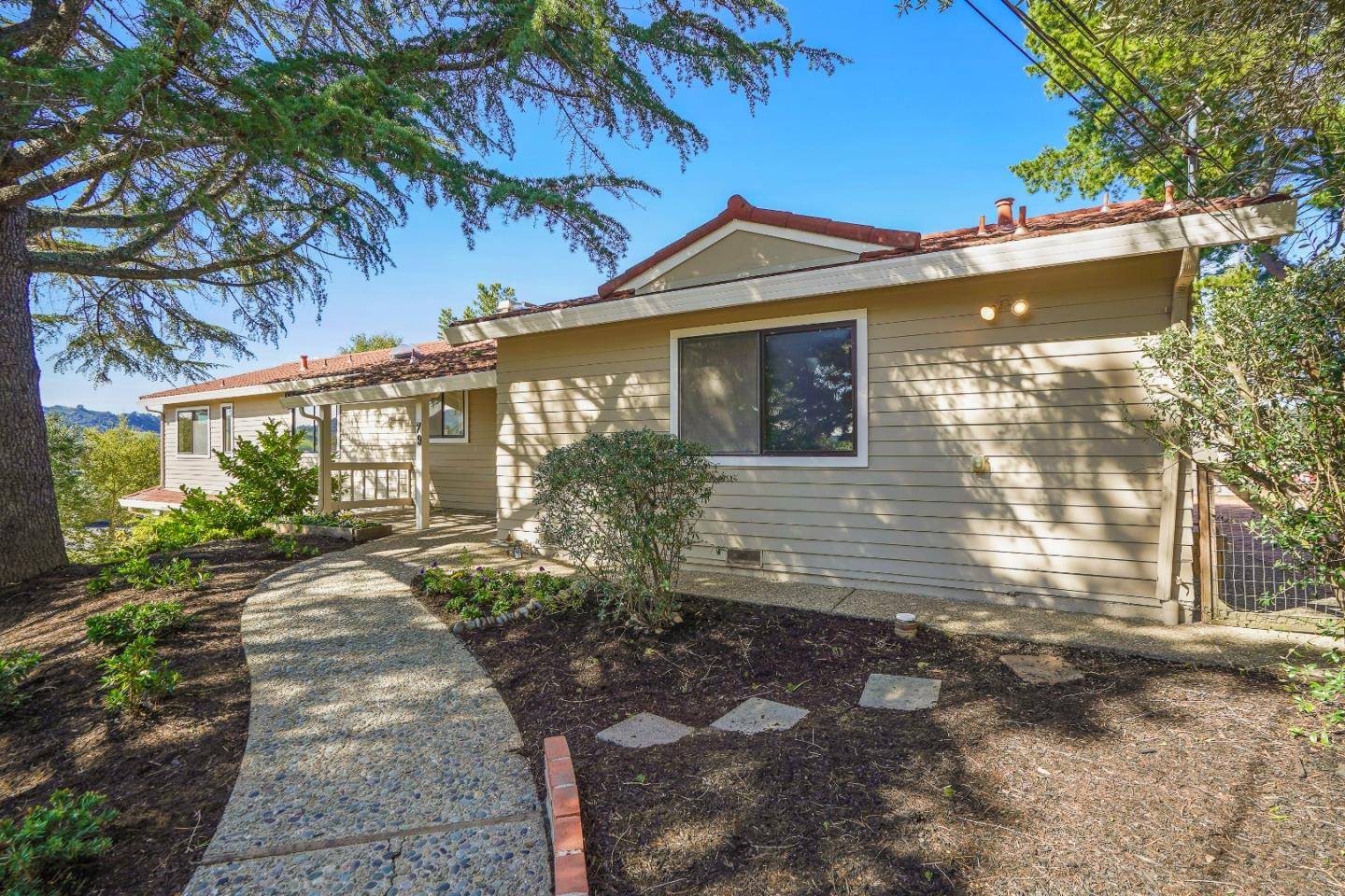 Orinda, CA 94563,79 Muth Drive