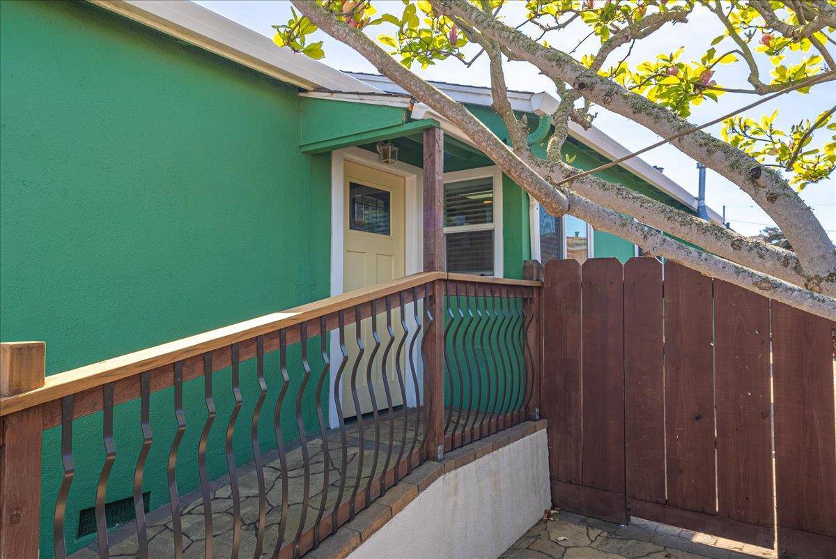 Seaside, CA 93955,1284 Wanda Avenue